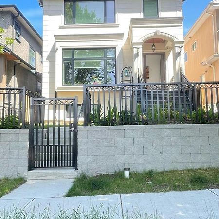 South Vancouver Guesthouse Екстериор снимка