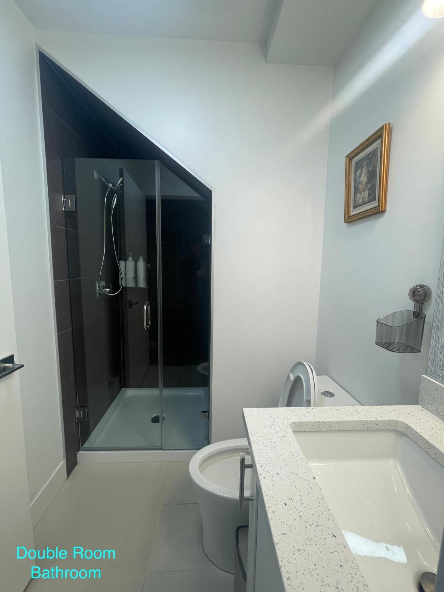 South Vancouver Guesthouse Екстериор снимка