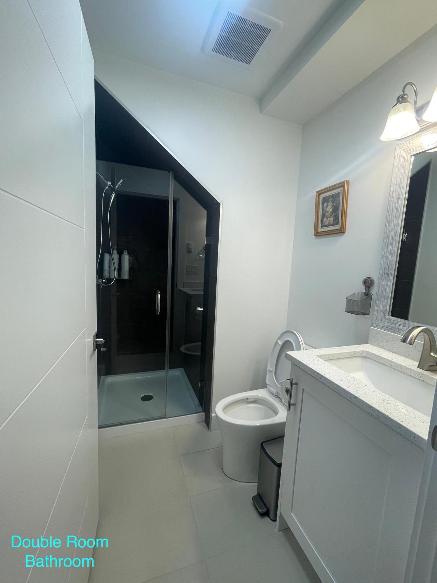 South Vancouver Guesthouse Екстериор снимка