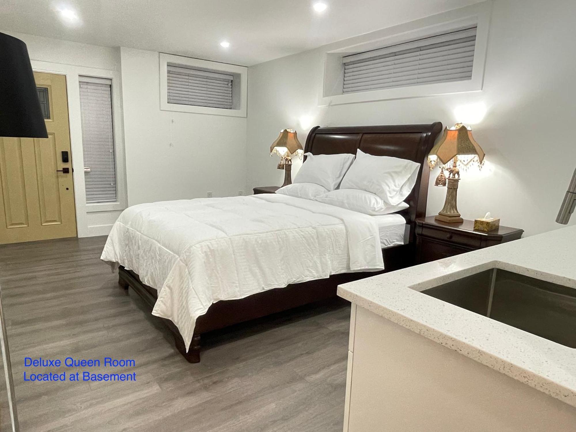 South Vancouver Guesthouse Екстериор снимка